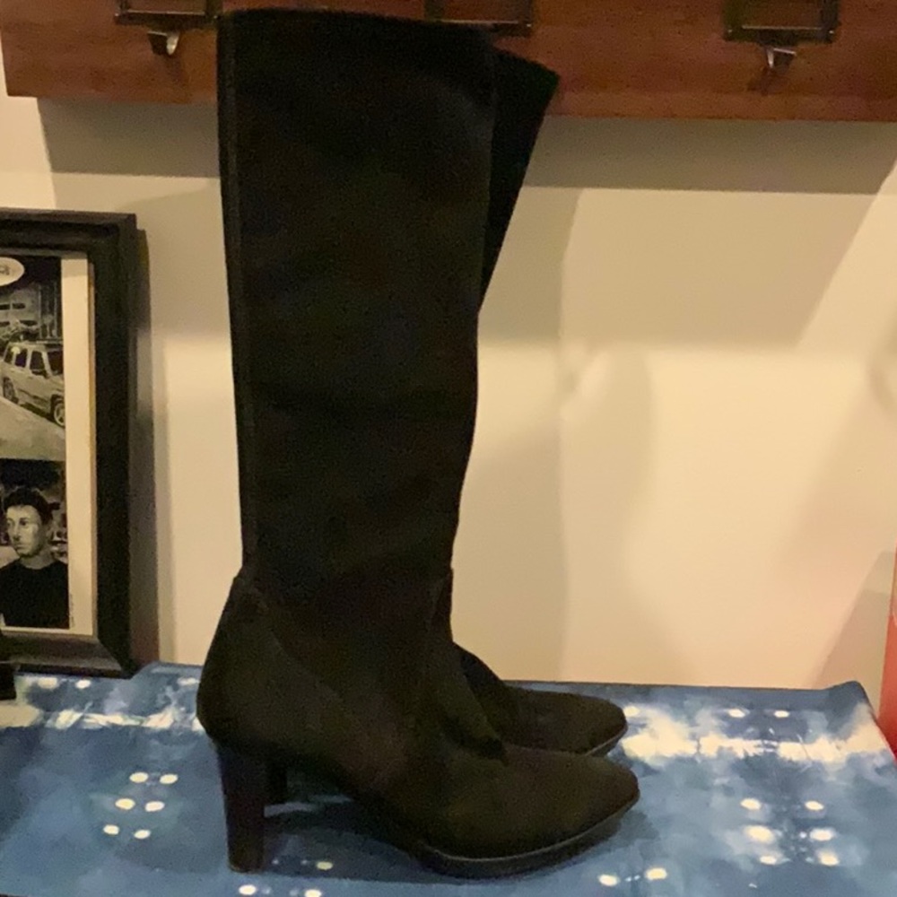 Vera Gomma Italian Suede Boots